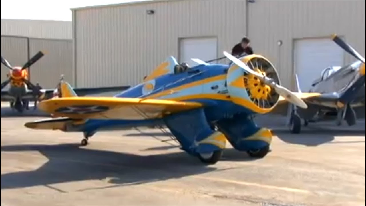 Hand-Cranking the Inertia Starter on Restored 1934 Boeing P-26 "Peashooter" Fighter Plane !