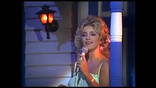 Barbara Mandrell   Sleeping Single In A Double Beds   Hee Haw 1978