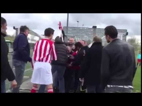 Omstanders overmeesteren belager scheidsrechter Den Hoorn