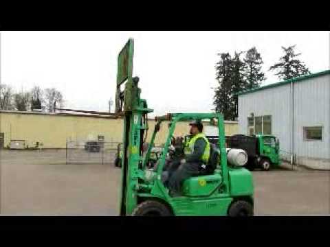 Sold! 2005 Komatsu FG25T-14 Straight Mast Forklift 188" Lift bidadoo.com