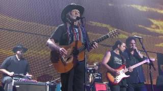 Willie Nelson &amp; Family – Still Is Still Moving to Me (Live at Farm Aid 2016)