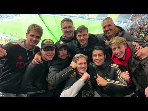 2021-11-03 Borussia Dortmund - AFC Ajax 1-3 (Sfeerbeelden van circa 7000 Ajax supporters)