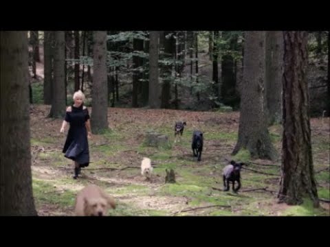 Anna Benz - Miki - Anna Benz (oficiální video)