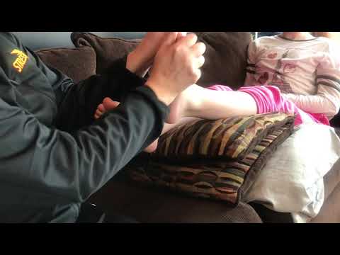 How to give a good foot massage. A perfect Mother’s Day Gift!