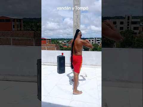 Van Damme y Tong Po Boliviano 🇧🇴 #tiktok #fyp #shorts #funny #comedy #humorlatino #kickboxer #jcvd