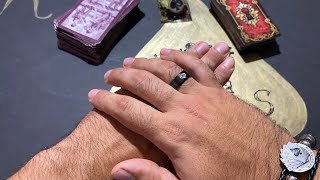 Как видит вас загаданный мужчина. Его мысли о вас. Таро. Гадание на таро.