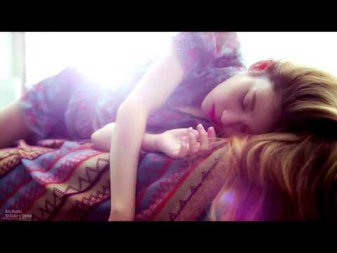 IU (아이유) - Between the Lips (50cm) (입술 사이; Ipsul Sai) Modern Times Album 2013 [Audio]