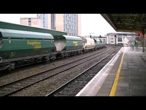 Freightliner 66512 on loaded flyash passing Cardiff