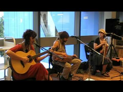 The Rusty Datsuns live at Brisbane Library: Song in E