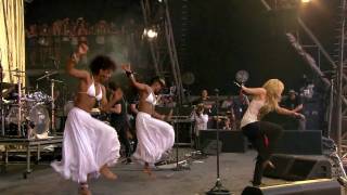 Shakira - Waka Waka  (Live Glastonbury 2010)