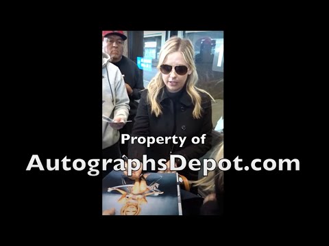 download lagu mp3 mp4 Sarah Michelle Gellar Shannen Doherty, download lagu Sarah Michelle Gellar Shannen Doherty gratis, unduh video klip Sarah Michelle Gellar Shannen Doherty