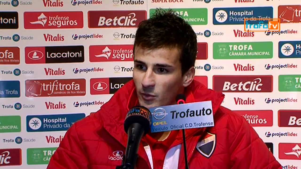Primeira conferência de imprensa de Serginho (Trofa TV)