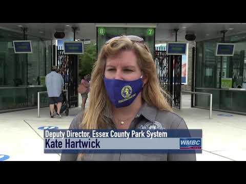 Turtle Back Zoo Opens