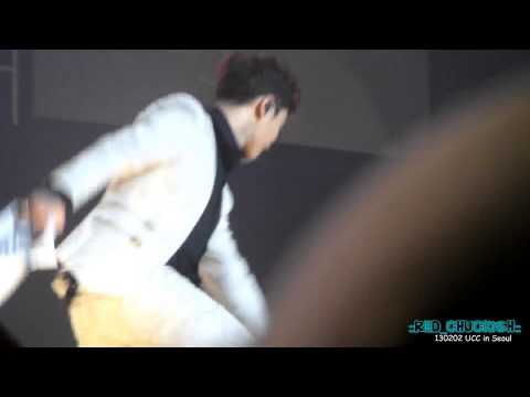 130202 UCC in Seoul - Yoseop & Gikwang taking selca XD