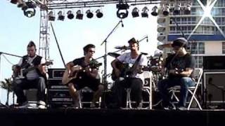 3 28 09 Beachblast   Pillar   Smiling Down   Acoustic