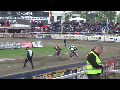 Andzejs Lebedevs -deklasuje rywali ponownie