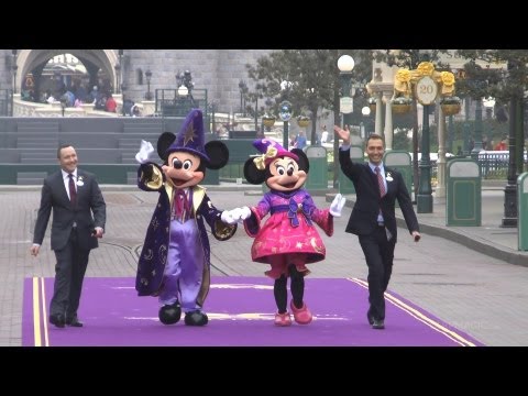 20th Anniversary Park Opening Ceremony with Fabienne Bergmans & Salma Hayek at Disneyland Paris (HD)