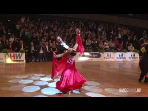 Artem Bronnikov - Daria Bronnikova, RUS, 1/2 English Waltz