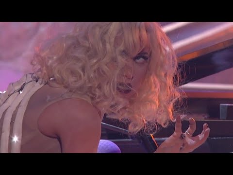 Lady Gaga - Bad Romance + Speechless Live at the 37th American Music Awards (November 22nd 2009) HD