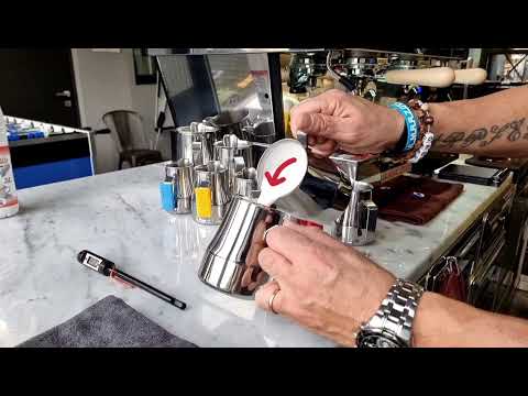 ☕️THE BASICS in #coffeeshops ☕️part.4 - "Classic Cappuccino" #cappuccino #bar #coffeelover