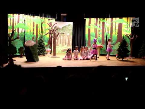„Es ist so schön ein Querk zu sein“ – Huder Kindergartenkinder spielen Theater
