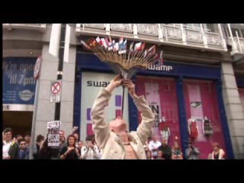 Swallowing 27 Swords!!! -World Champion Street Performer