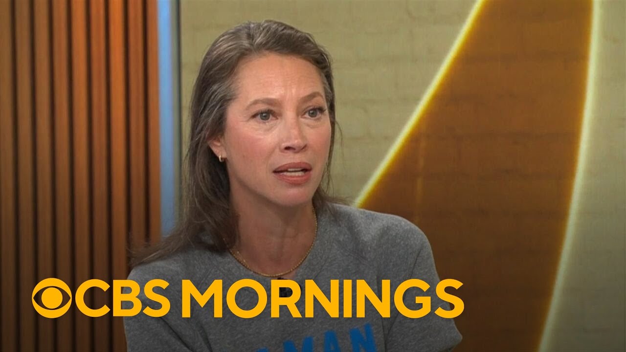 Christy Turlington Burns says "it's a scary time" for maternal healthcare in U.S.