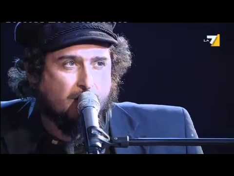 Quello che (non) ho - VINICIO CAPOSSELA CANTA LA SIGLA DELLA SECONDA PUNTATA DI - QUELLO CHE (NON) HO 15 MAGGIO 2012