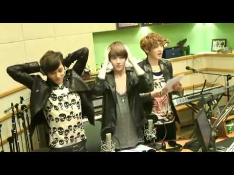120514 EXO-K SEHUN and KAI's Pose ending @ HJK 2 o'clock radio