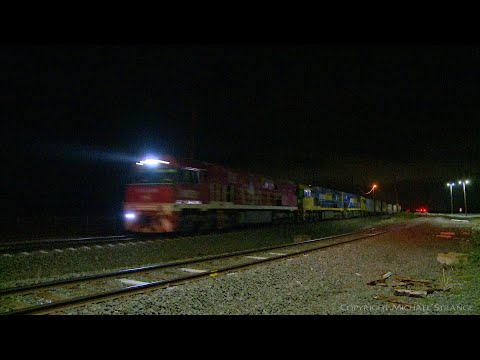 6MP5 Freight Train At Night (22/5/2020) - PoathTV Australian Railways