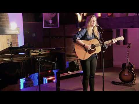 Rikke Thomsen in Volksdorf - Hvem sku’ ha’ trøije?