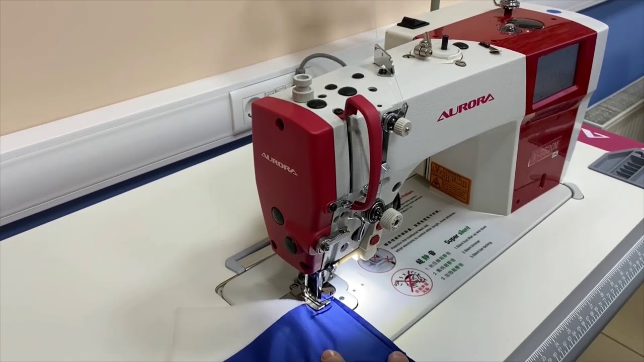 Прямострочная швейная машина с игольным продвижением и ножом обрезки края материала Aurora A-7520M (автоматические функции, LCD дисплей)