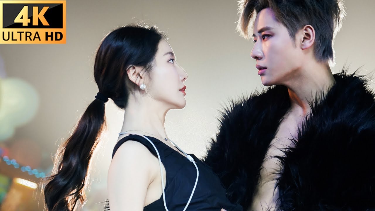 A girl was dumped by her husband, but loved by a billionaire!💖