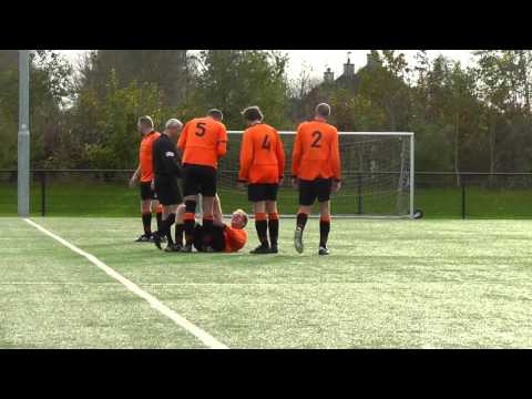 14 nov 2015 V.V. De Meern 7 - Jonathan 6 com 2-2 Blessure Edwin