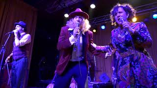 Squirrel Nut Zippers