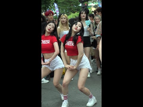 180708 유에이(U.A 신이) 청하(CHUNG HA)_롤러코스터(Roller Coaster) @ 다이아나 홍대버스킹 (걷고싶은거리 공차앞) 직캠 FANCAM