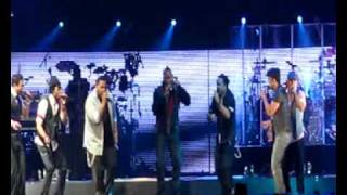 Luis Fonsi y Nota cantando Down.avi