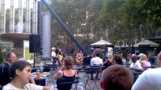 Libby Johnson & Shannon Wise @ Bryant Park in New York (Shady Grove)