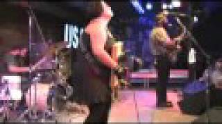 Rev Peyton's Big Damn Band - That Train Song with real train!