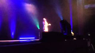 DaNica Shirey sings for fans 3