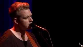 Greg Holden - Hold On Tight  (eTown webisode #844)