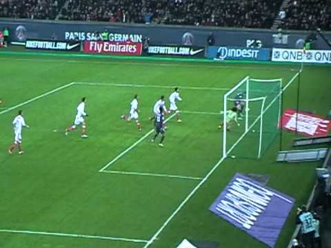 Guillermo Ochoa : (Paris-SG - AC Ajaccio - G.Ochoa repousse tête d'Alex) 2012/2013 L1