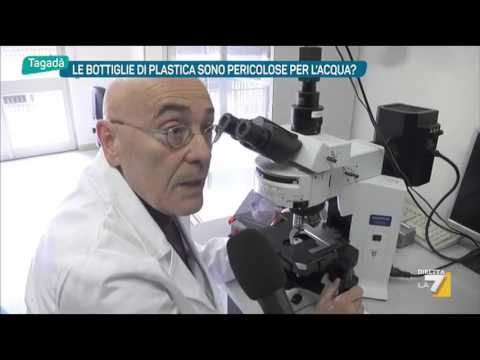 Le bottiglie di plastica sono pericolose per l'acqua?