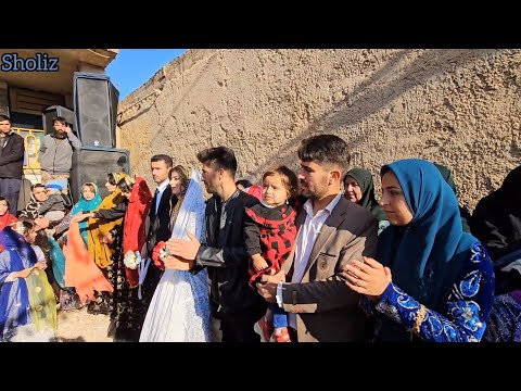 In search of a nomadic celebration: shopping for gifts and family fun with the niece