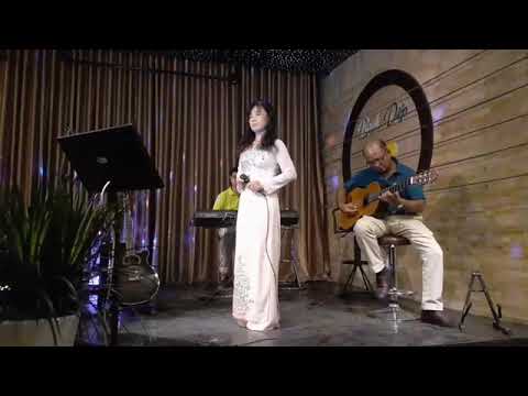 Thể hiện bởi Hoài Mỹ