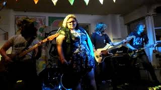 Sheer Mag &quot;Meet Me In The Street / Can&#39;t Stop Fighting&quot; Mono, Glasgow. 22.07.2017