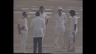 Download lagu MIKE GATTING & SHAKOOR RANA PAKISTAN v ENGLAND 2nd TEST MATCH DAY 2 FAISALABAD DECEMBER 8 1987 mp3