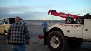preview picture of video 'VW VANAGEN STUCK ON BEACH  [FARFRUMOVIN]'