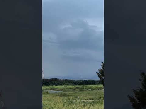 雷雨の距離:これは稲妻と雷によって明らかになります