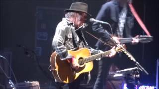 Neil Young + Promise of the Real - Wolf Moon (10/06/16 Leeds)